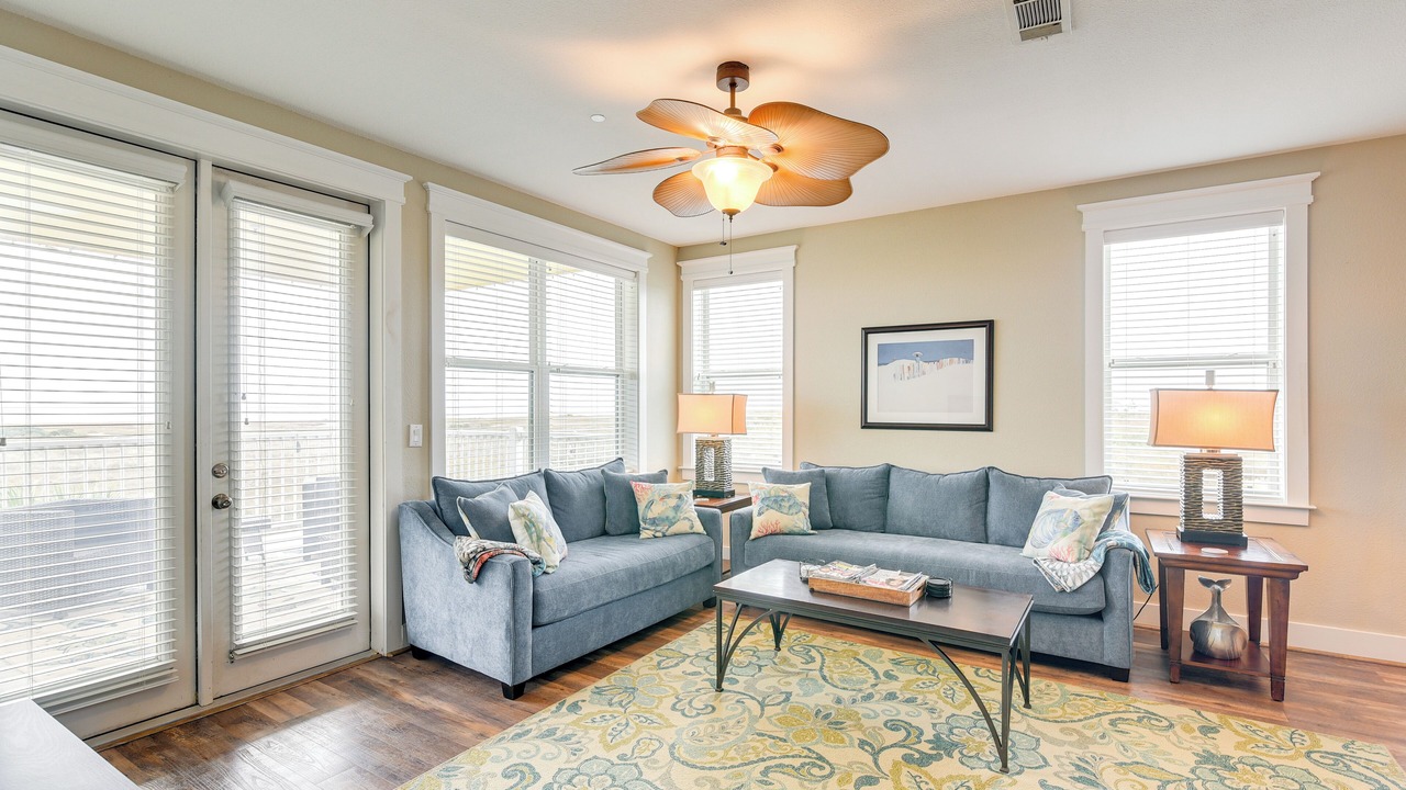 Photo of Livingroom in Red Fish Cove