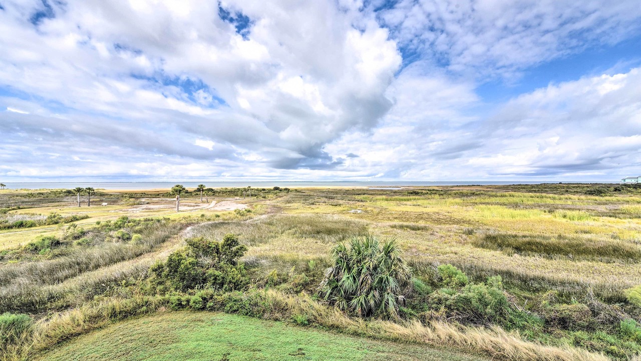 Photo of Patio Balcony in Red Fish Cove