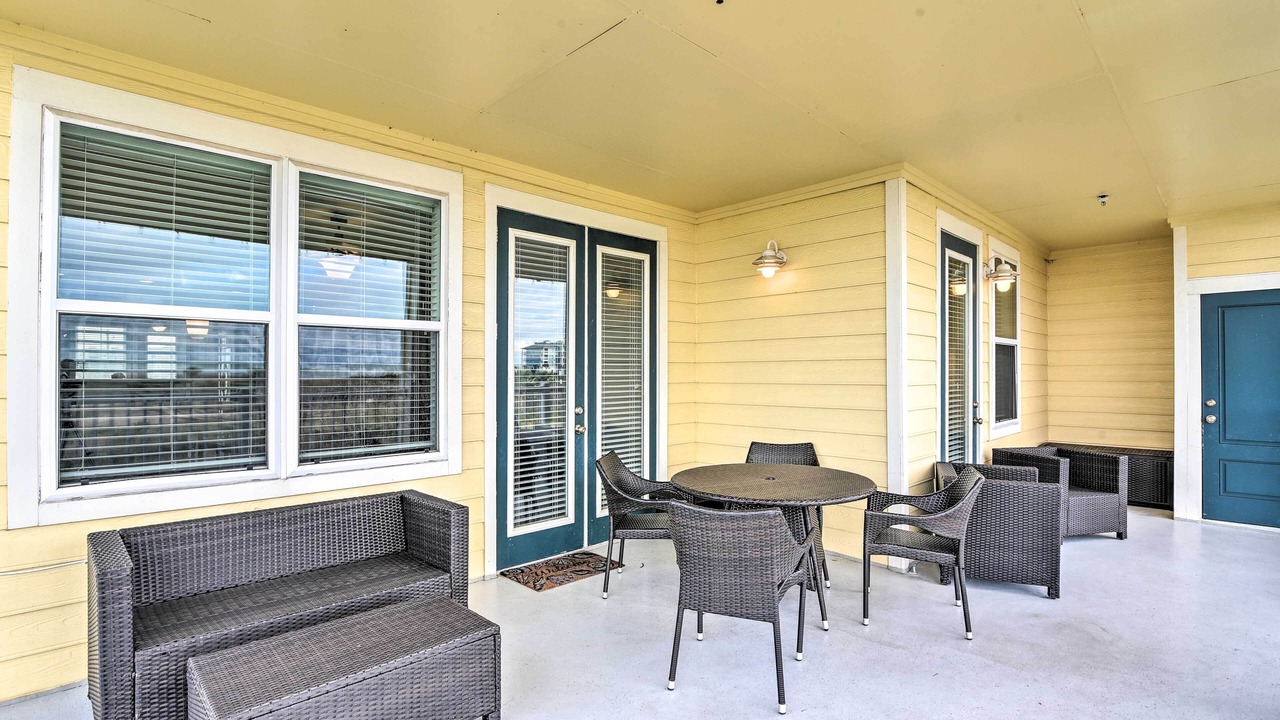 Photo of Patio Balcony in Red Fish Cove