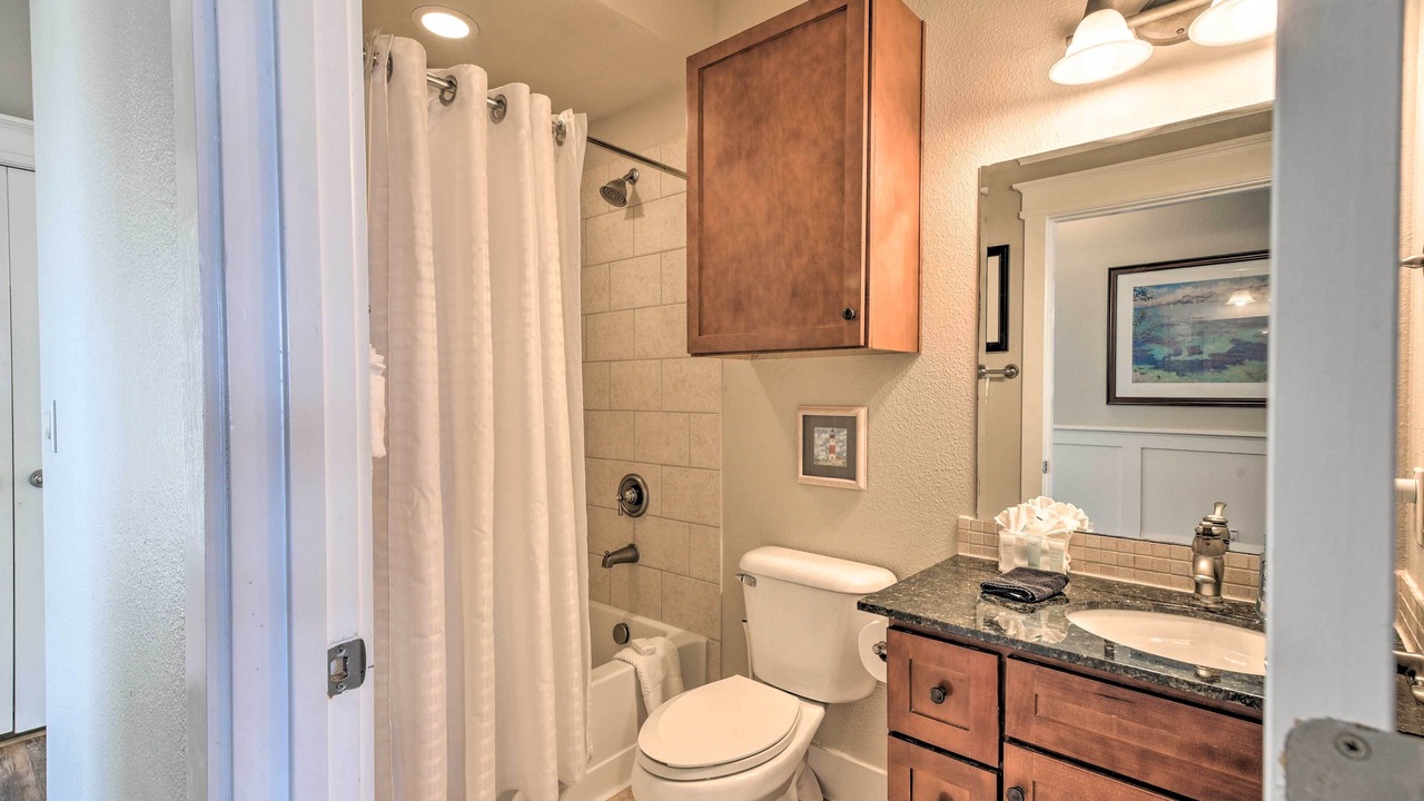 Photo of Bathroom in Red Fish Cove