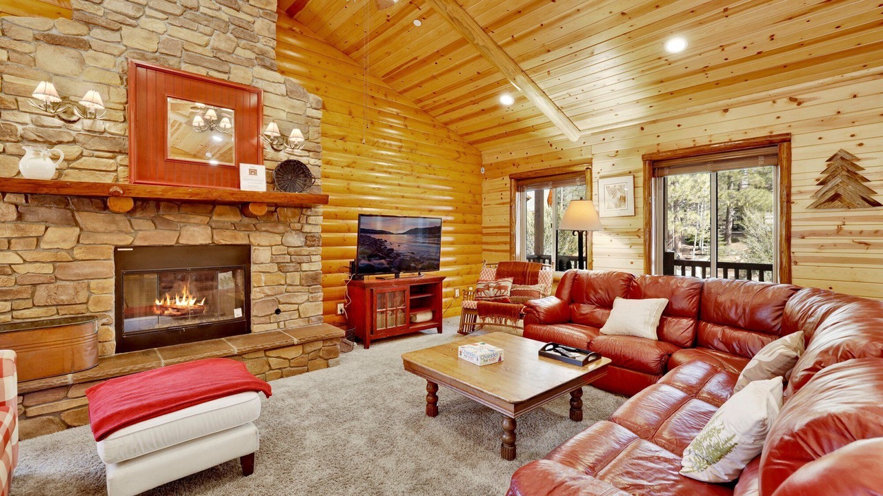 Photo of Livingroom in Eagle Mountain Estates