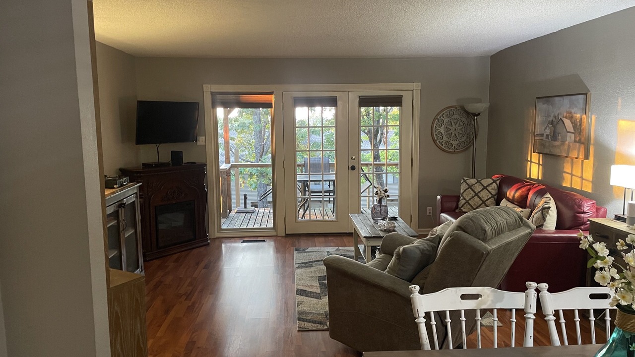 Photo of Livingroom in Fairfield Bay