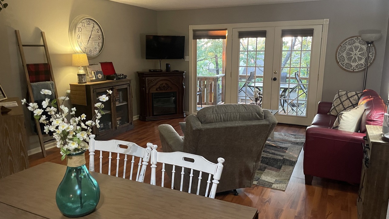 Photo of Livingroom in Fairfield Bay