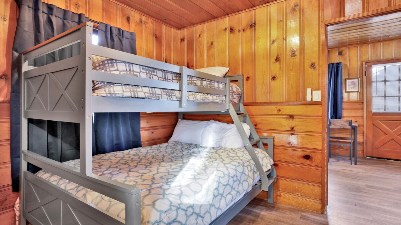 Photo of Bedroom in Big Bear Lake
