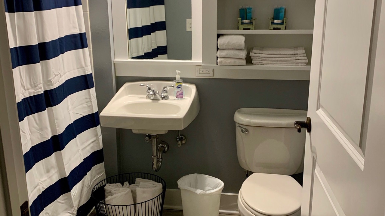 Photo of Bathroom in Baytowne Wharf
