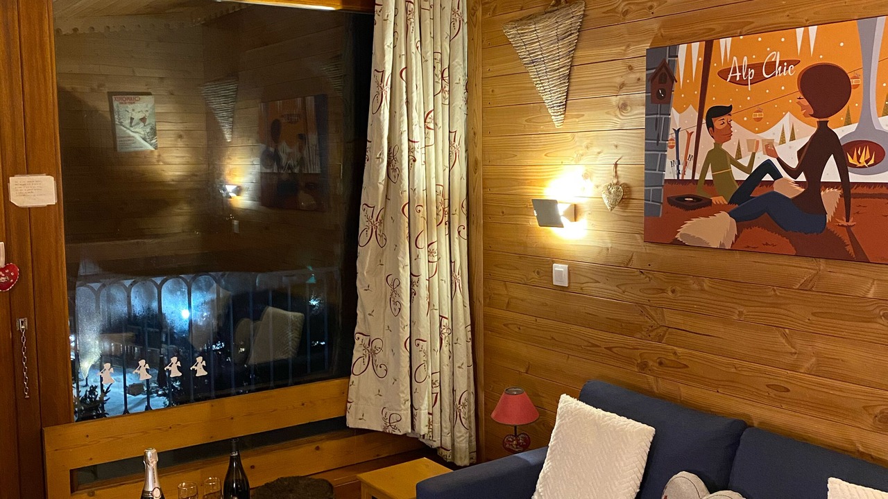 Photo of Livingroom in Arc-1800