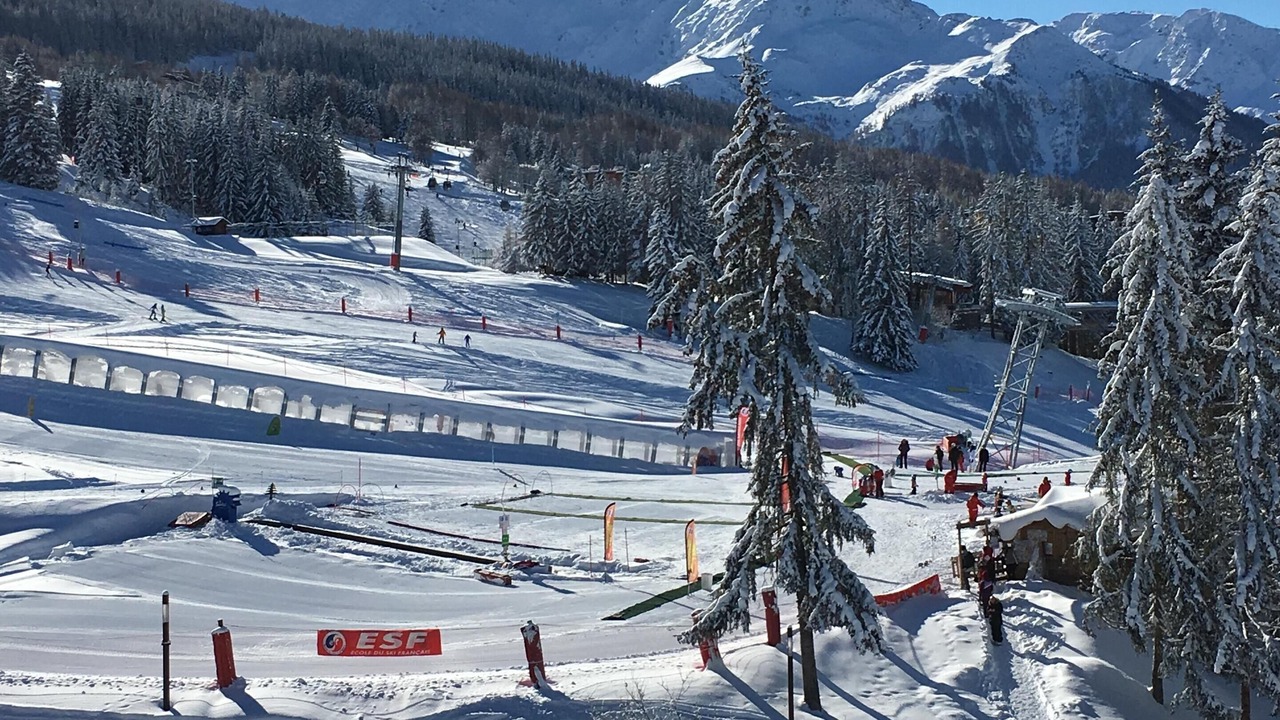 Photo of Others in Arc-1800