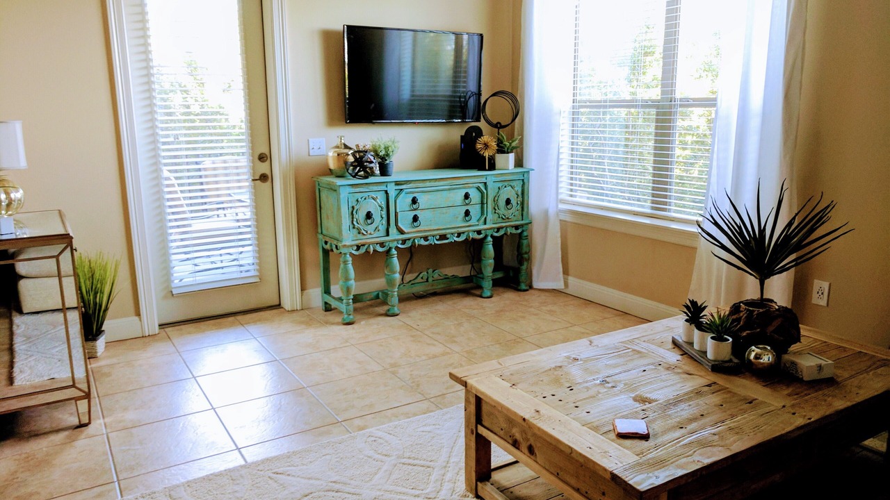 Photo of Livingroom in Horseshoe Bay