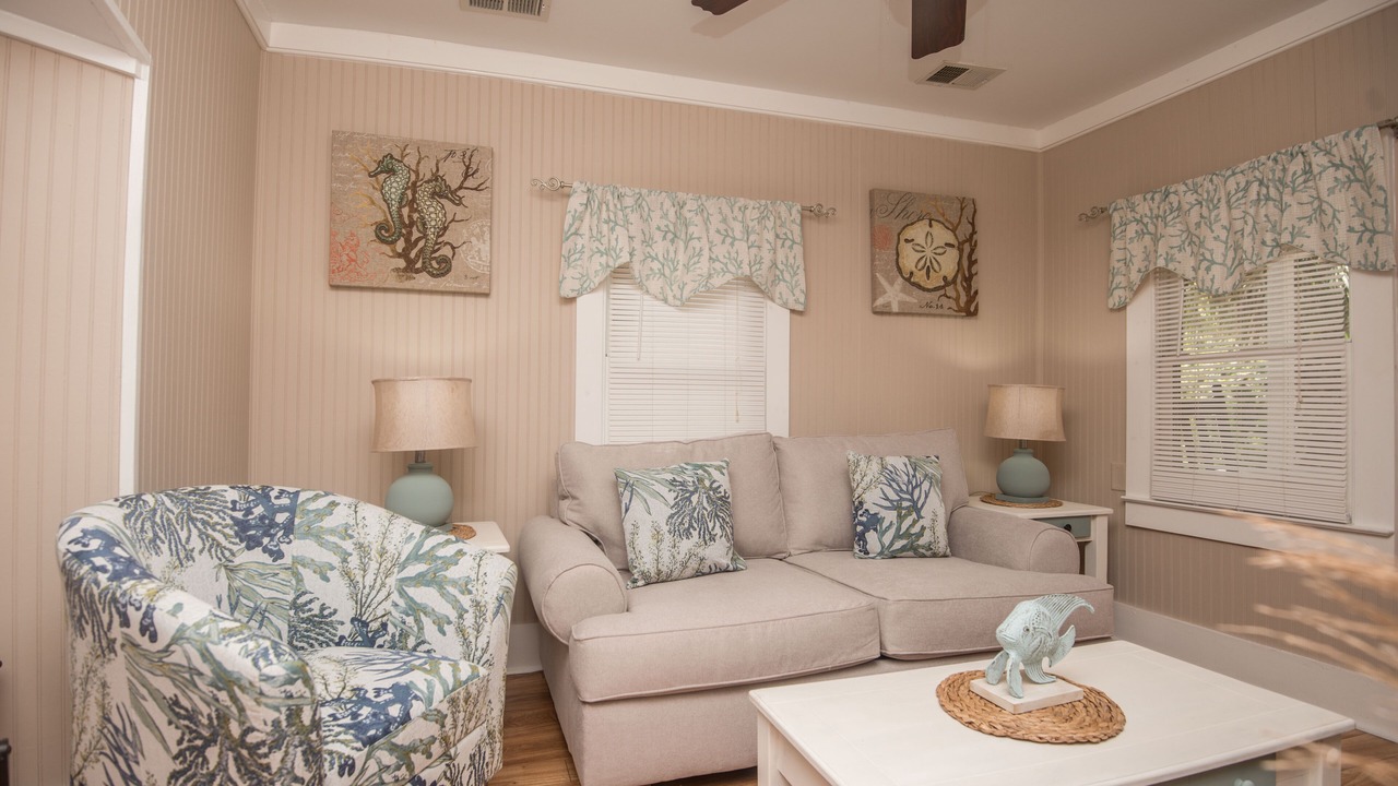 Photo of Livingroom in Historic District