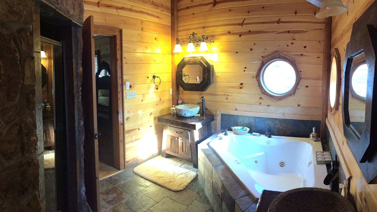 Photo of Bathroom in Bee Branch