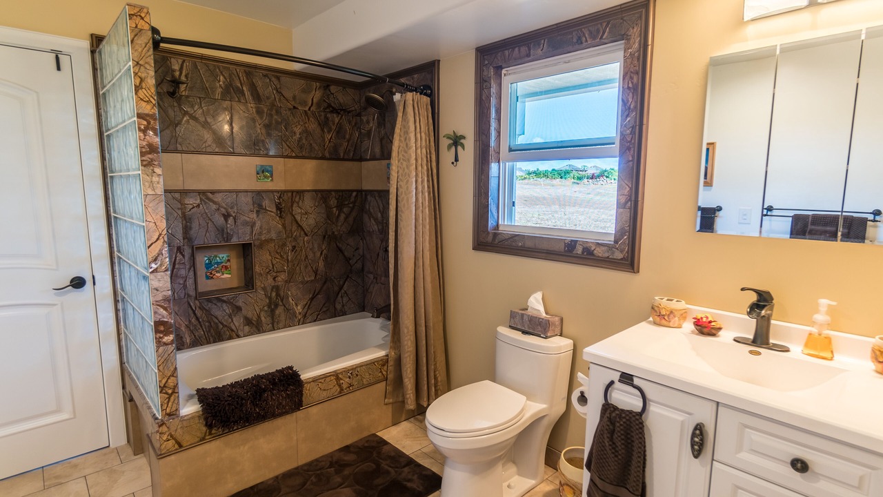 Photo of Bathroom in Poipu