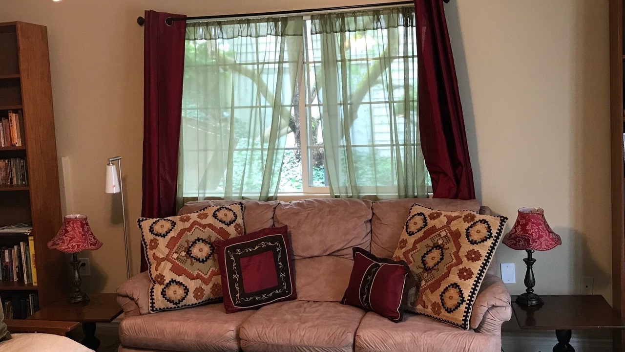 Photo of Livingroom in Kenmore