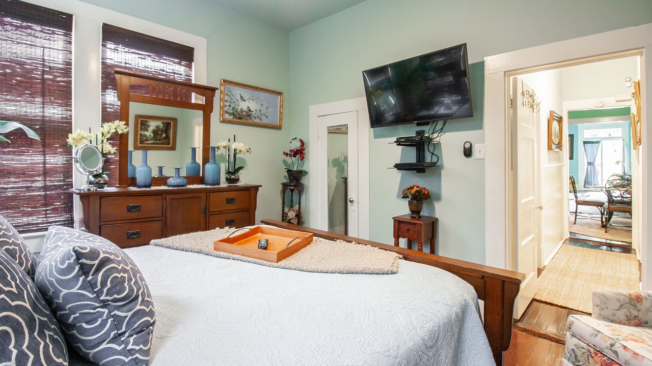 Photo of Bedroom in Tobin Hill