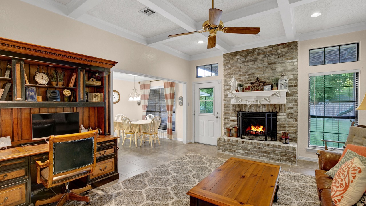 Photo of Livingroom in Hewitt