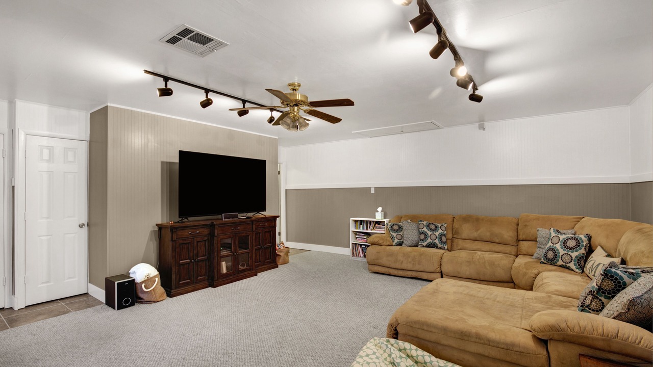 Photo of Bedroom in Hewitt
