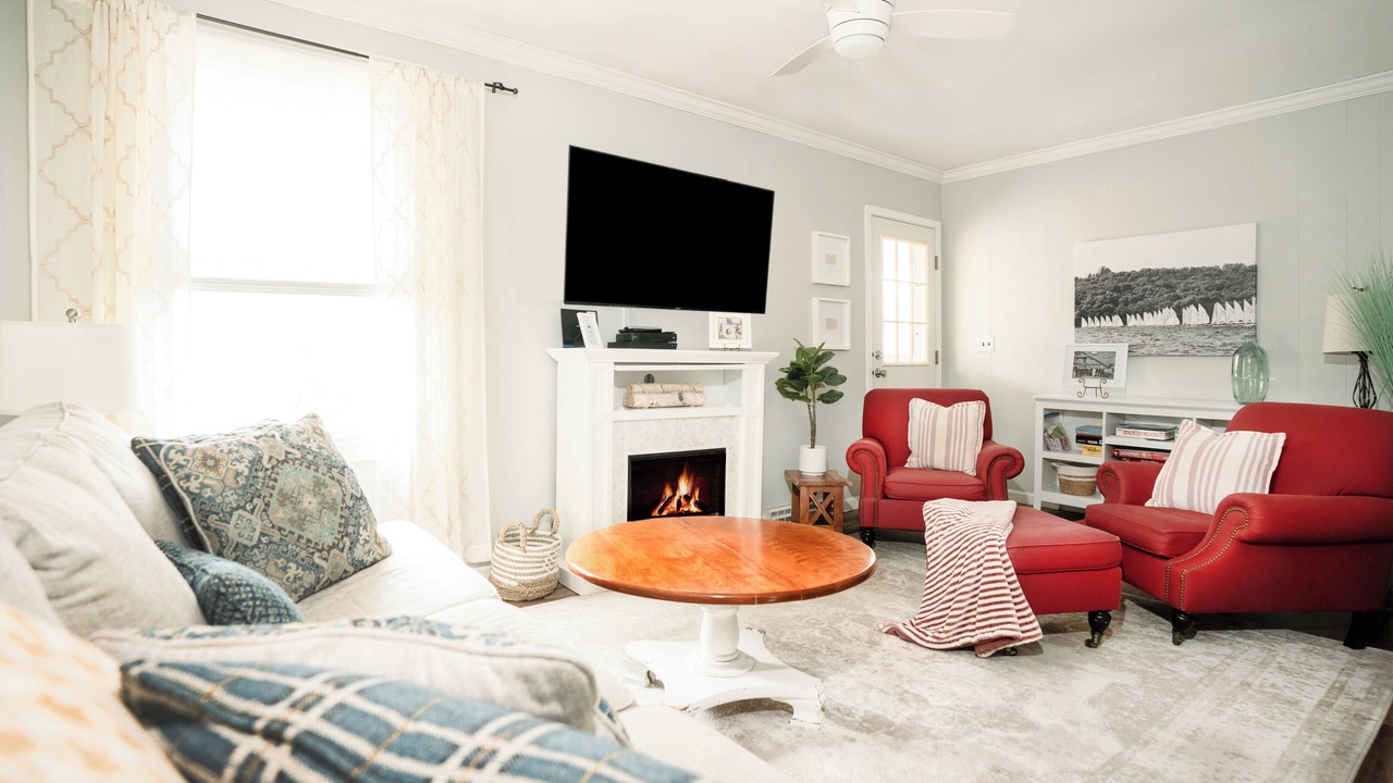 Photo of Livingroom in Williams Bay