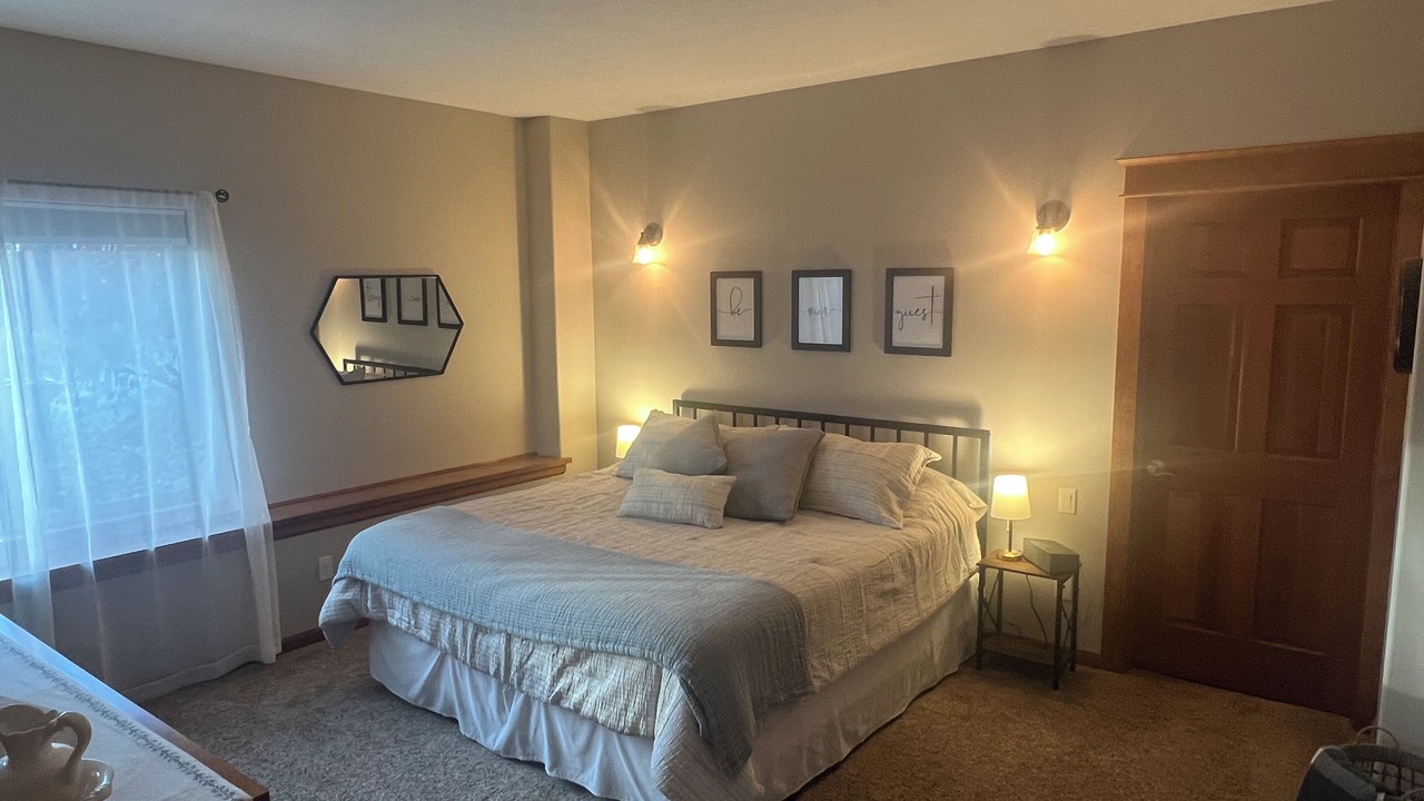 Photo of Bedroom in Colbert