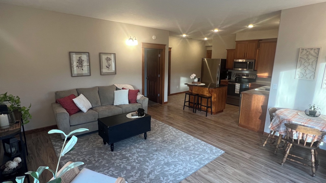 Photo of Livingroom in Colbert