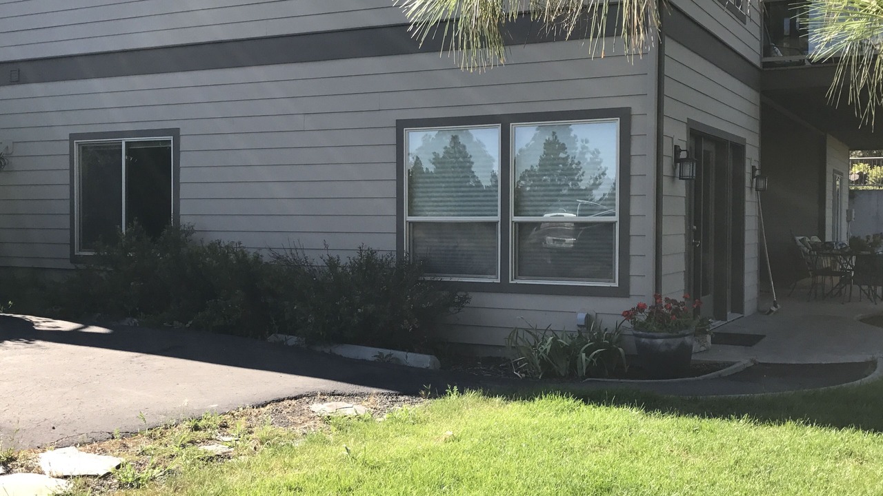 Photo of Others in Colbert