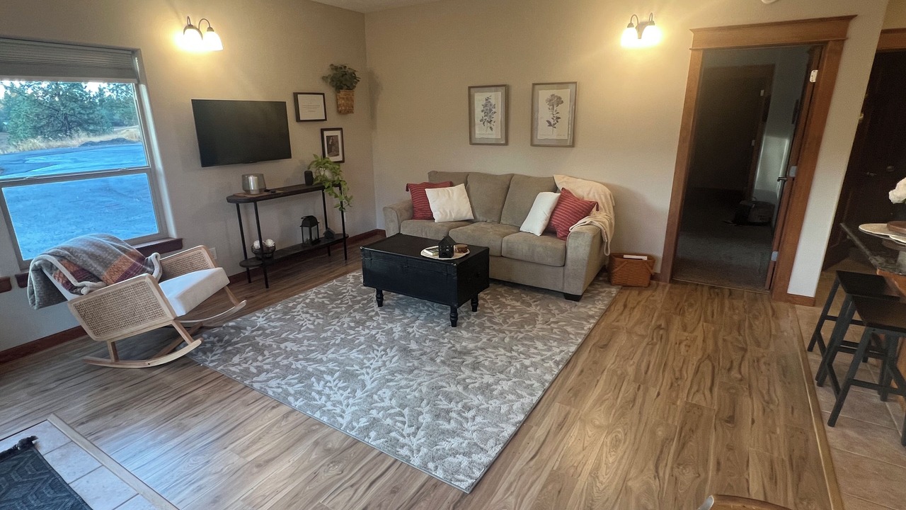 Photo of Livingroom in Colbert