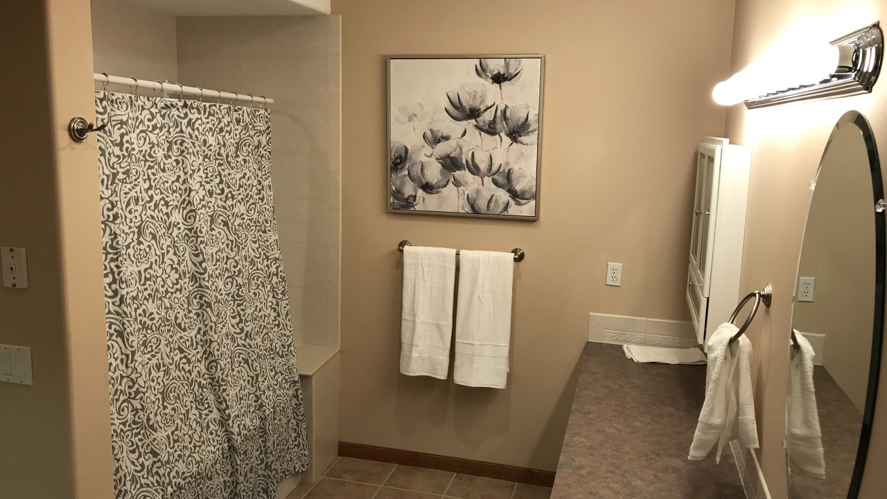 Photo of Bathroom in Colbert