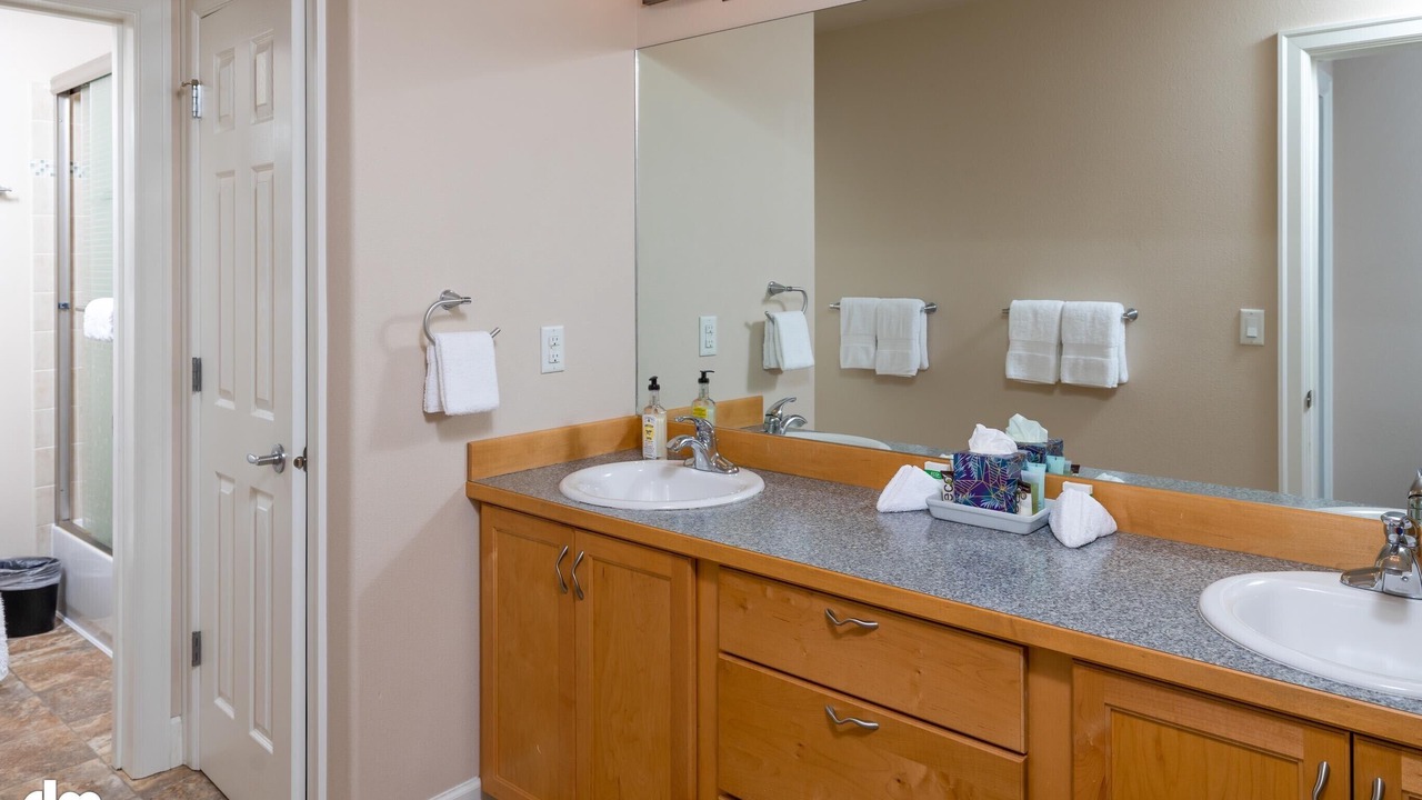 Photo of Bathroom in University Area