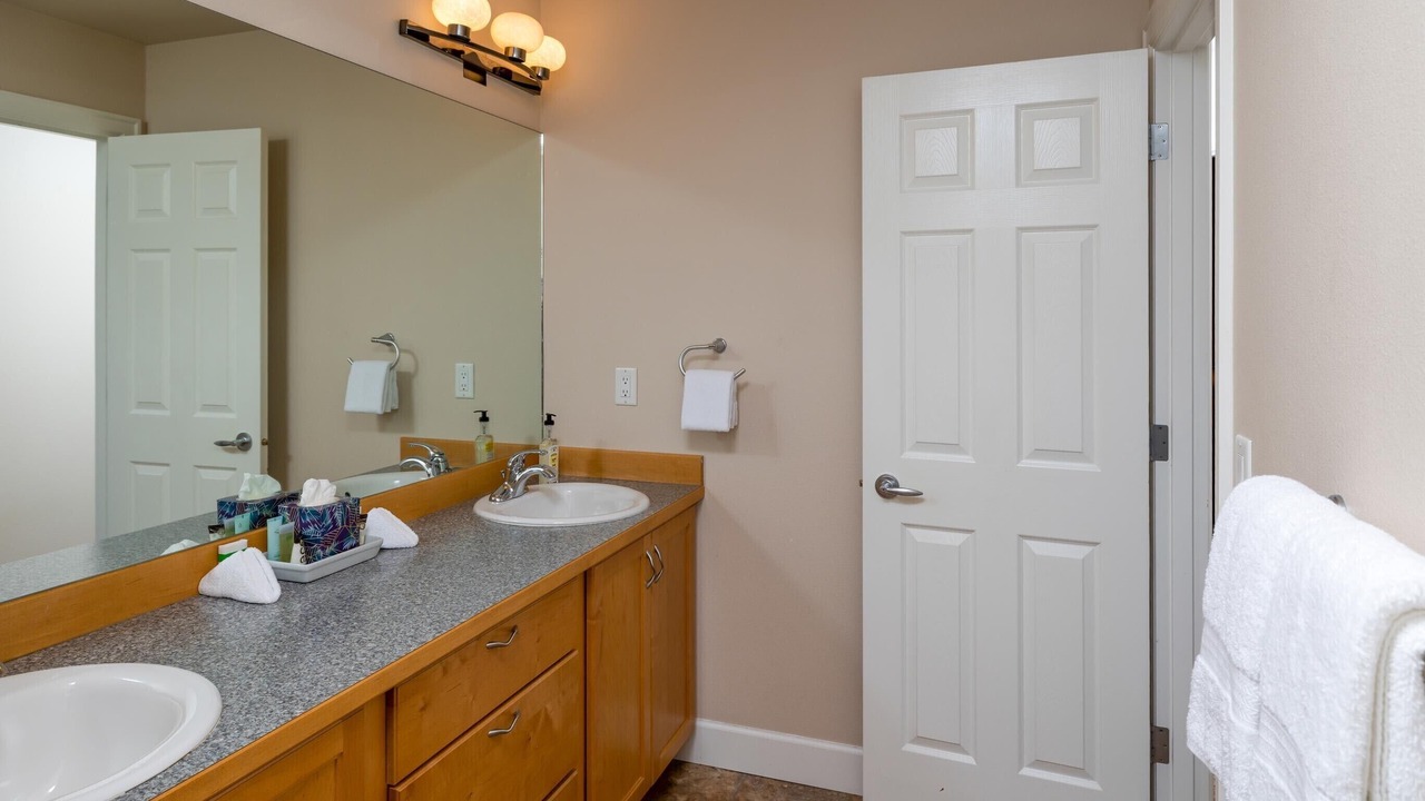 Photo of Bathroom in University Area
