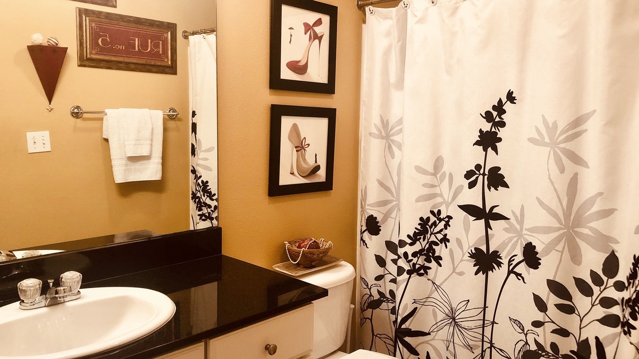 Photo of Bathroom in Gulf Shores