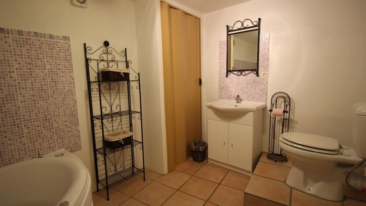 Photo of Bathroom in Mouthoumet