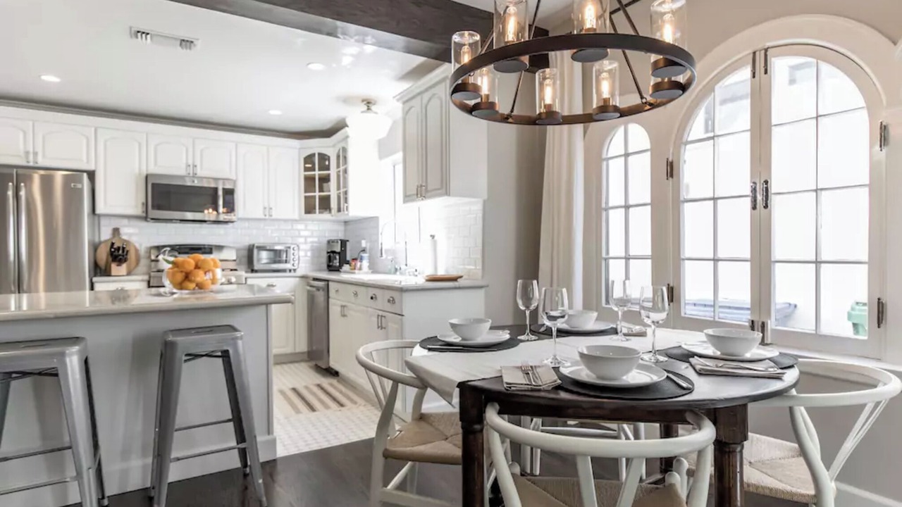 Photo of Others in Hollywood Hills