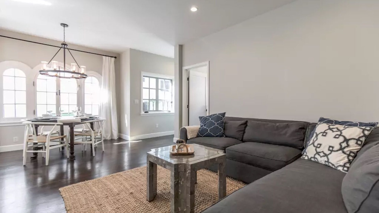 Photo of Livingroom in Hollywood Hills