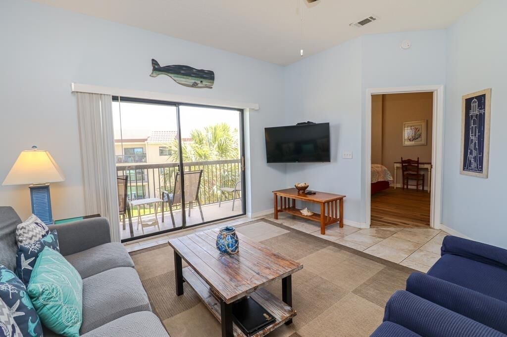 Photo of Livingroom in Butler Beach