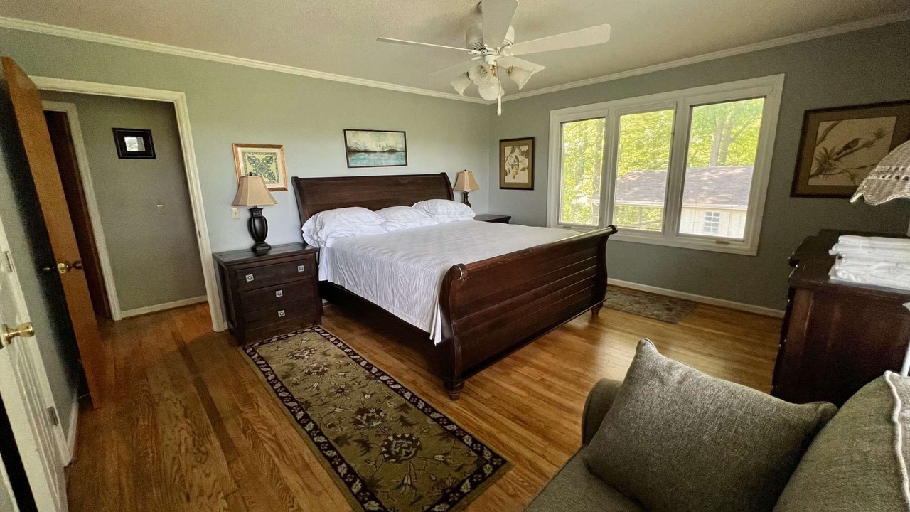 Photo of Bedroom in Lookout Valley Neighborhood Association