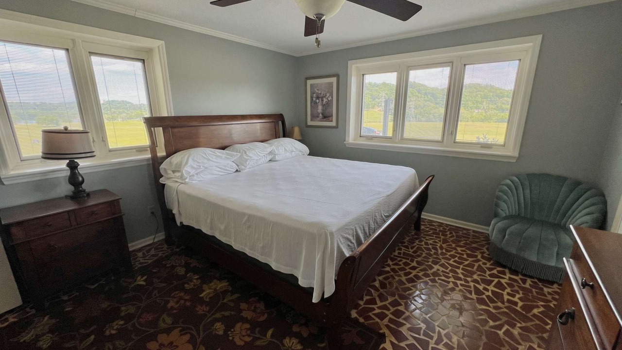 Photo of Bedroom in Lookout Valley Neighborhood Association