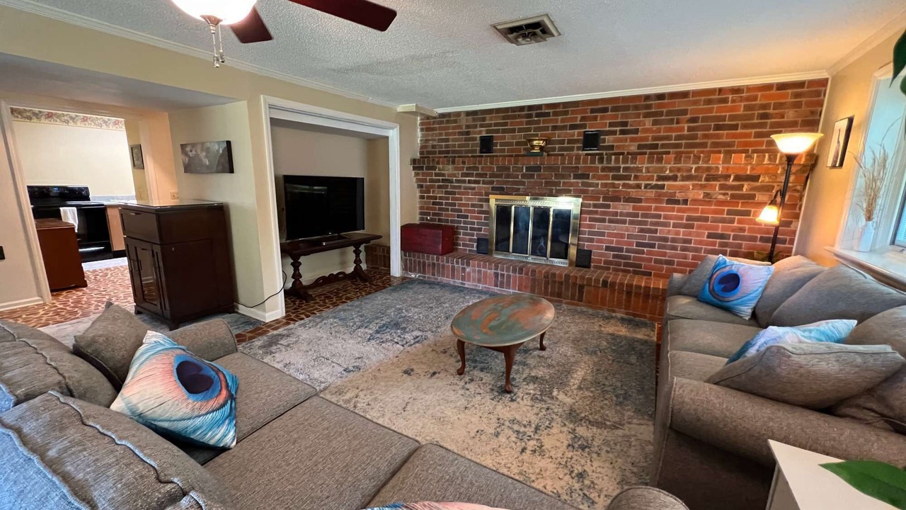 Photo of Livingroom in Lookout Valley Neighborhood Association