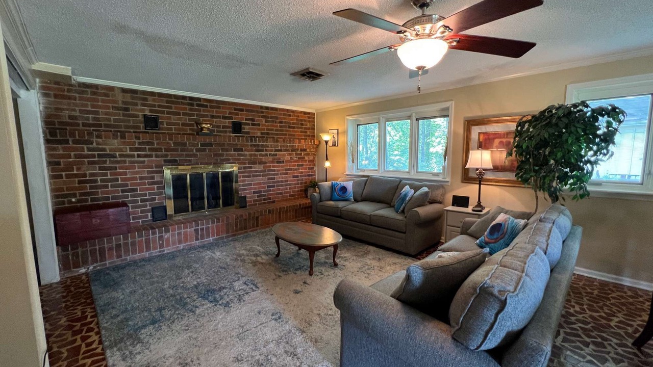 Photo of Livingroom in Lookout Valley Neighborhood Association