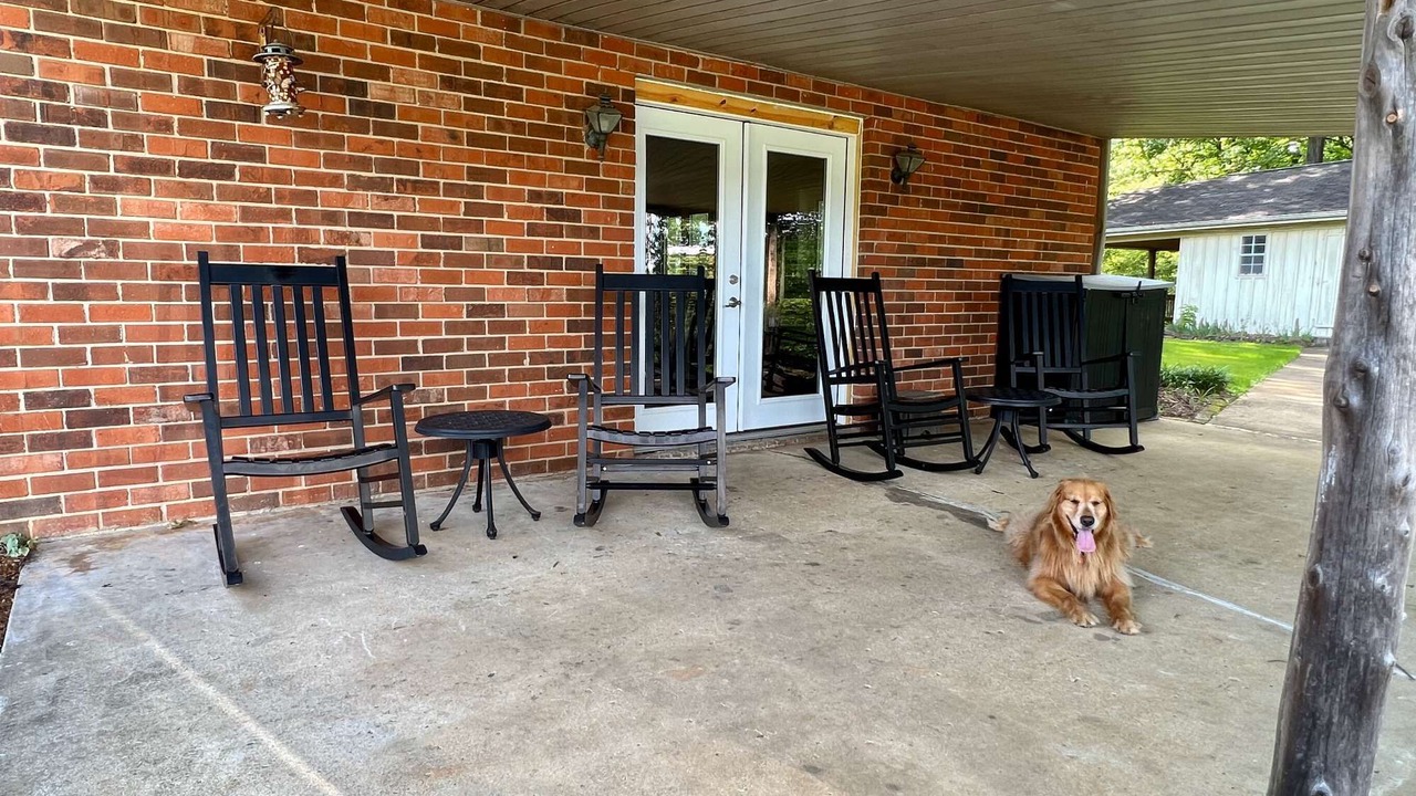 Photo of Patio Balcony in Lookout Valley Neighborhood Association