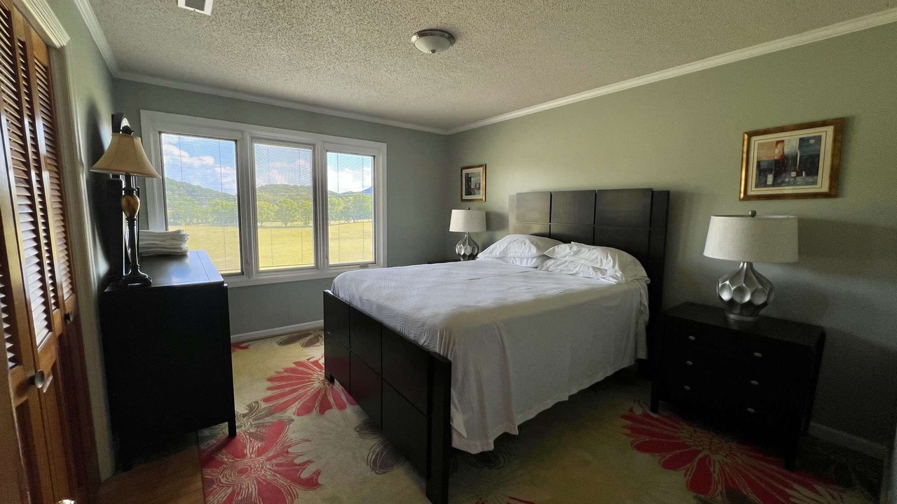 Photo of Bedroom in Lookout Valley Neighborhood Association