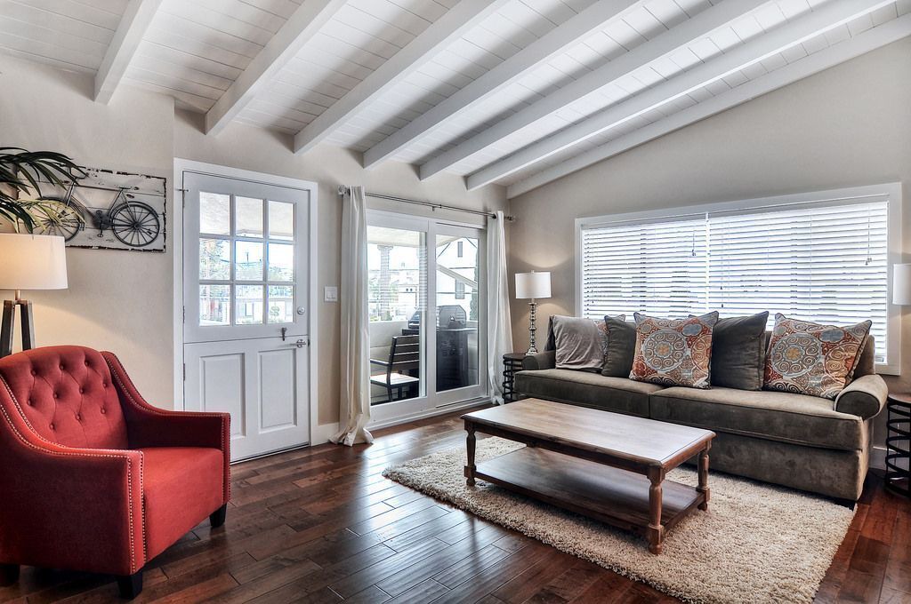 Photo of Livingroom in Corona del Mar
