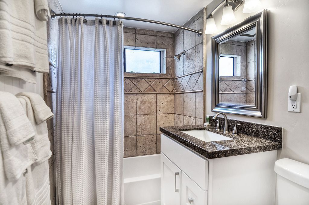 Photo of Bathroom in Corona del Mar