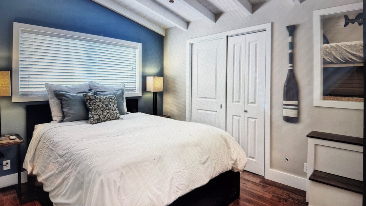 Photo of Bedroom in Corona del Mar