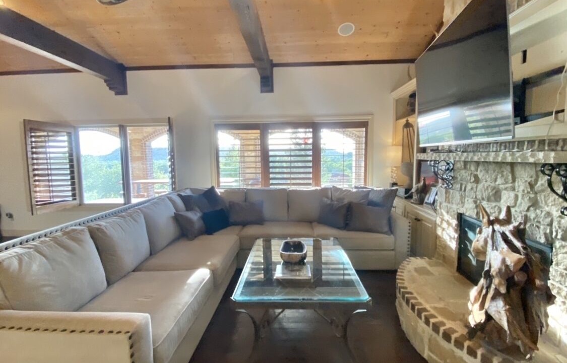Photo of Livingroom in Slaton