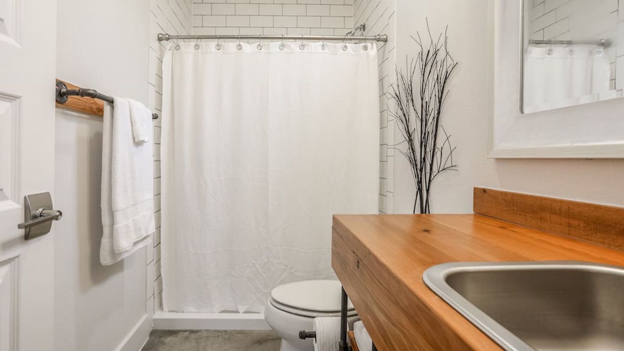 Photo of Bathroom in Chestnut