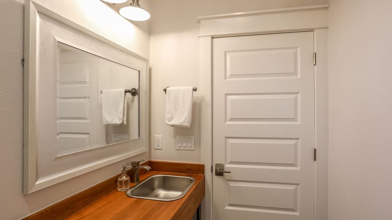 Photo of Bathroom in Chestnut