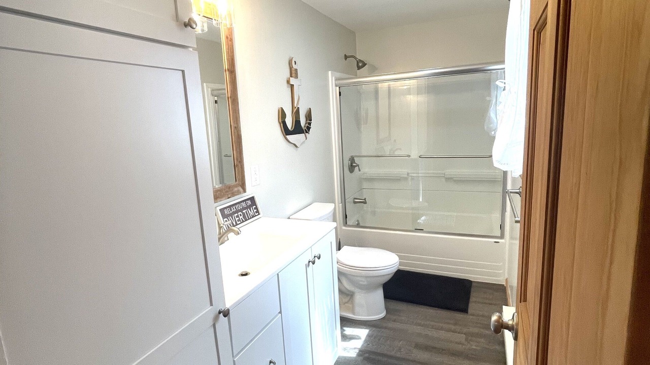 Photo of Bathroom in Fishers Landing