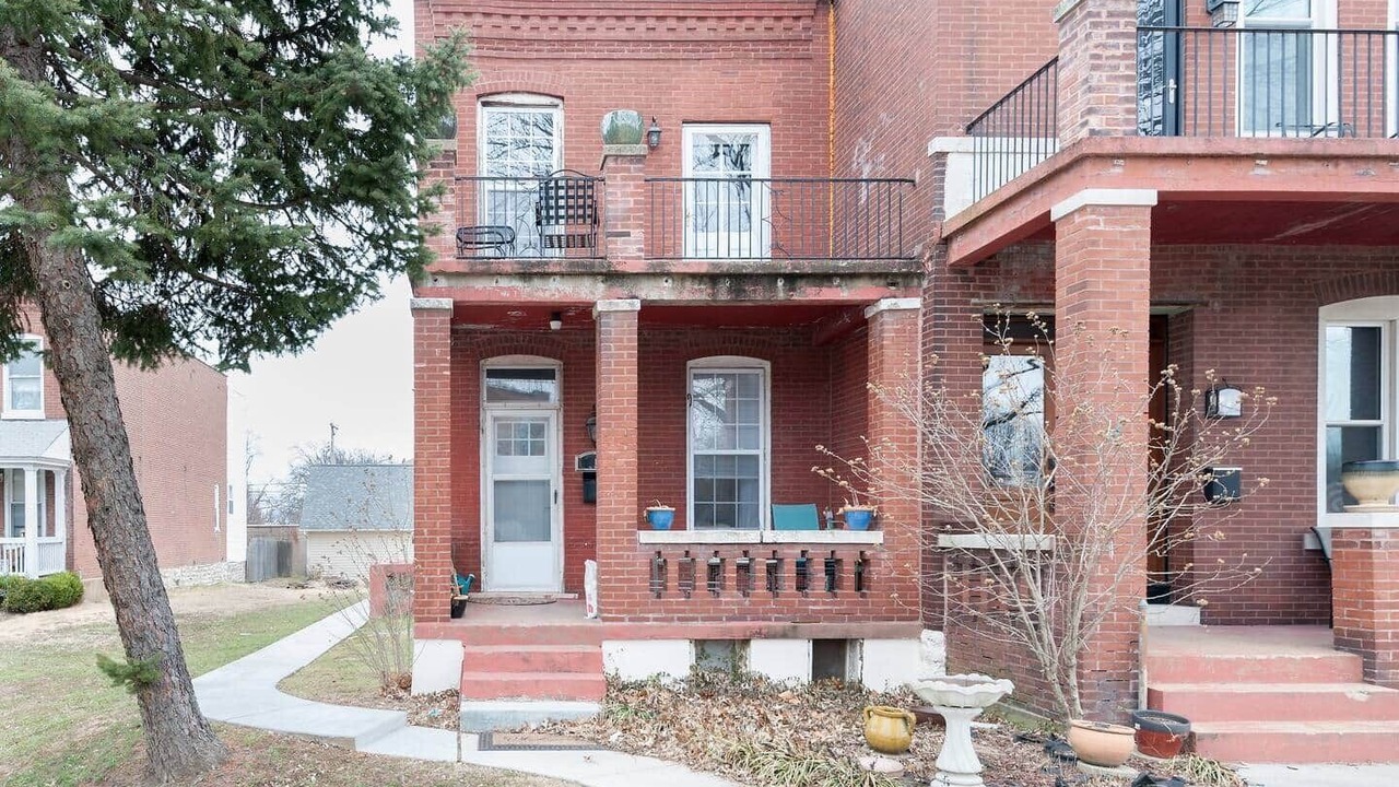 Photo of Patio Balcony in Southwest Garden