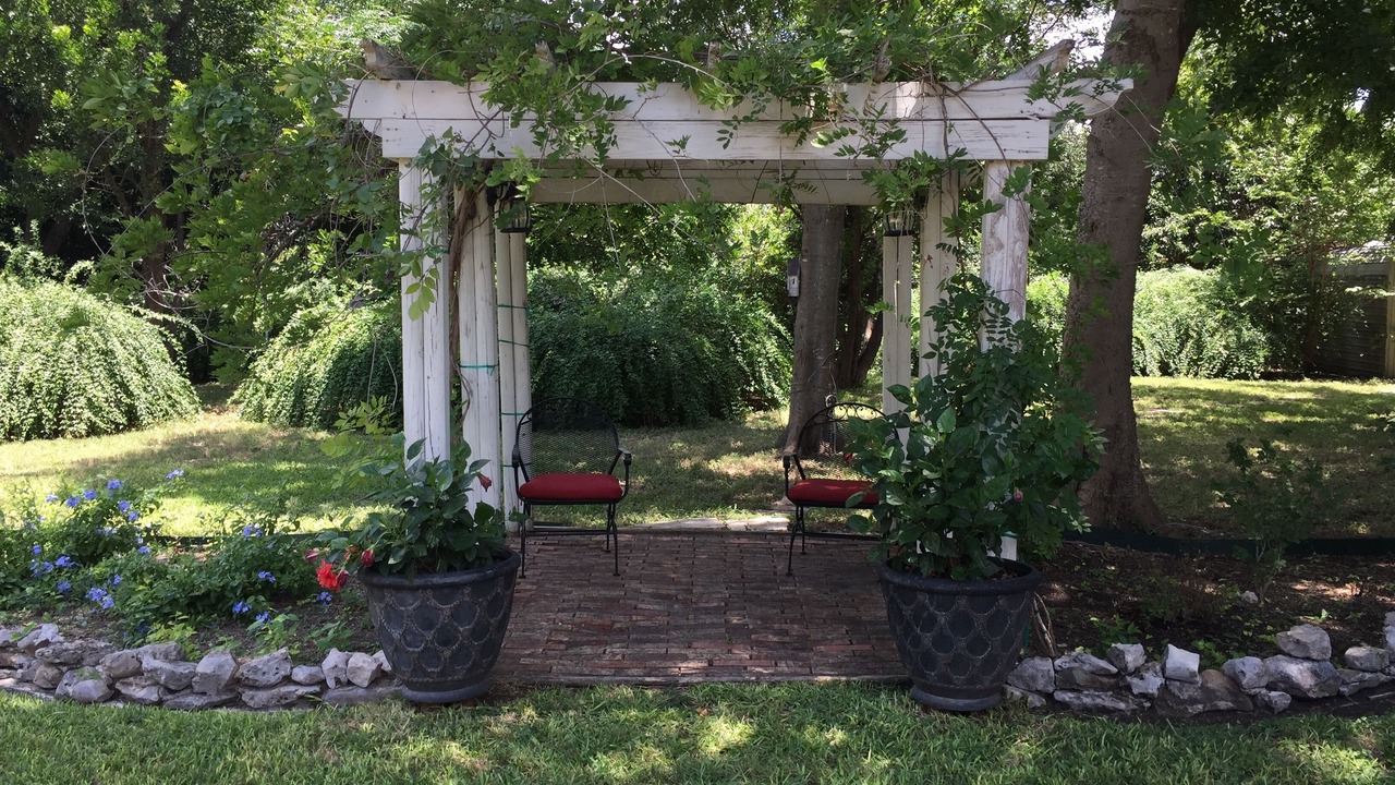 Photo of Outdoor in Harlandale