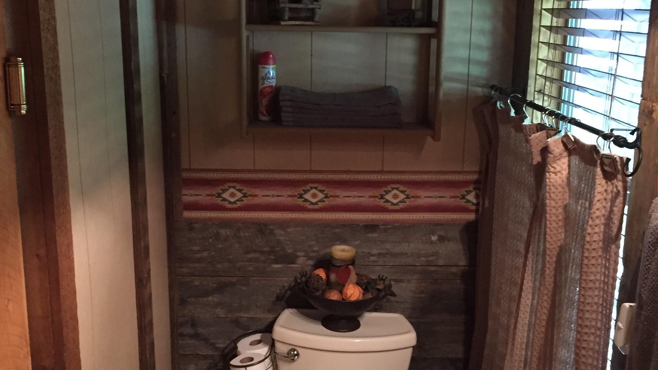Photo of Bathroom in Harlandale