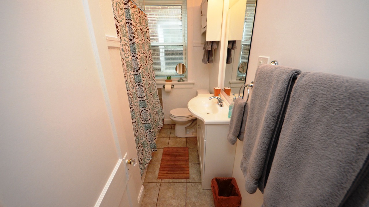 Photo of Bathroom in Southwest Garden