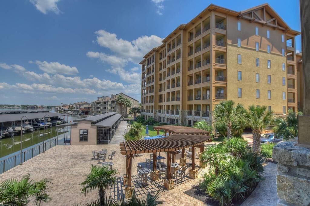 Photo of Others in Horseshoe Bay